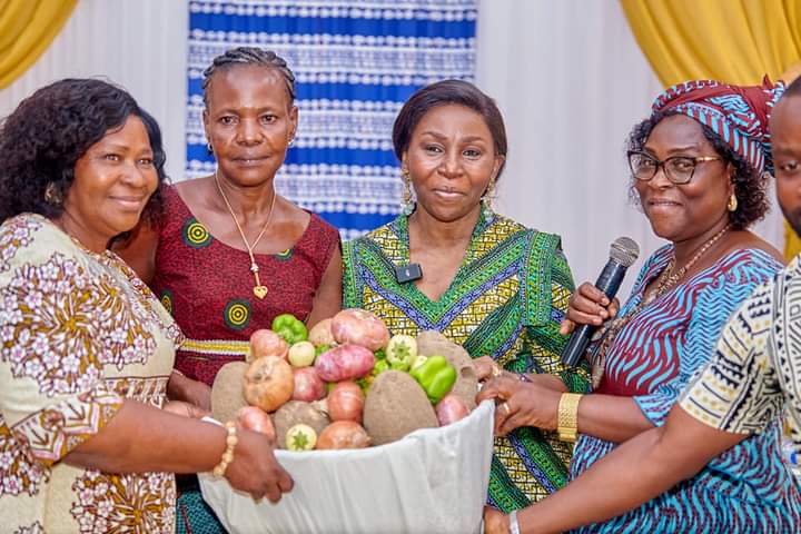 Les commerçants du Grand Lomé informés des initiatives gouvernementales lors d’une rencontre avec la Ministre du Commerce