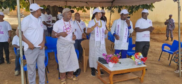 Élections au Togo: les candidats offrent BATIR aux populations de Danyi