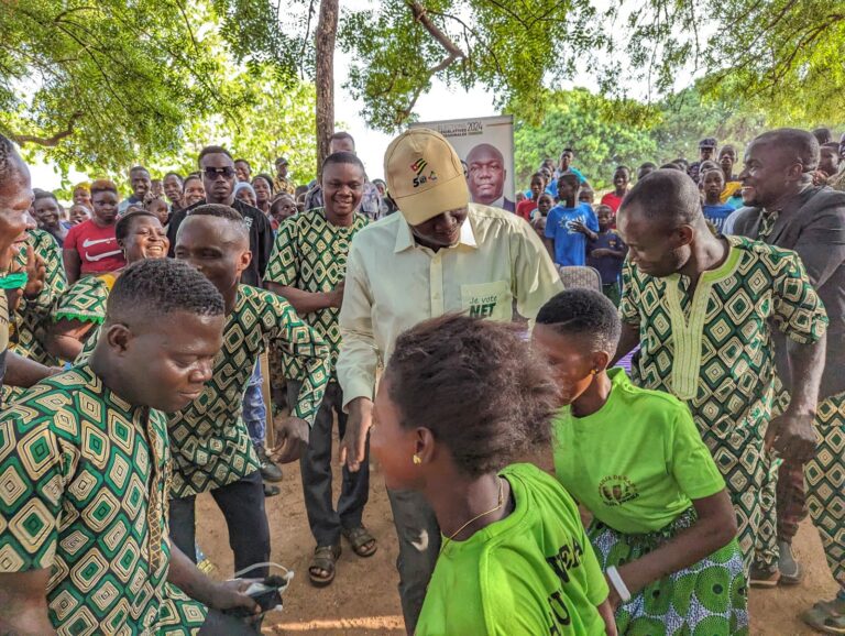 Le NET Vise une Victoire Éclatante dans l’Est-Mono : Gerry Taama en Campagne à Kamina