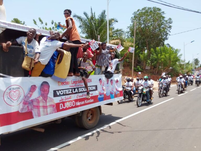 Ogou : À Atakpamé, le groupe « La Solution » indépendant fait vibrer les rues en quête de soutien électoral