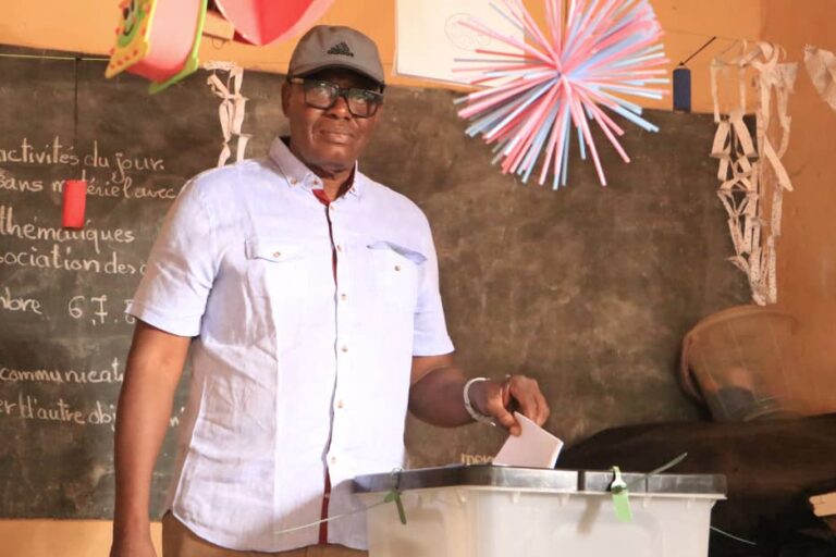 L’honorable Yaouvi Michel Ametodji a fait valoir son droit civique en votant lors du double scrutin législatif et régional