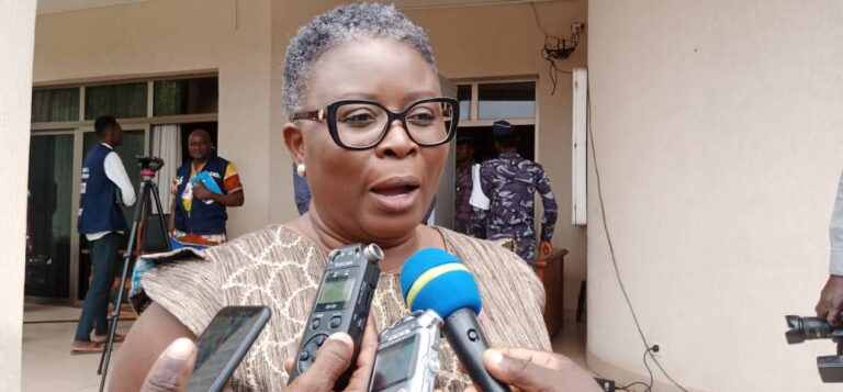 Résultats des élections législatives à la cour constitutionnelle : Mme Yawa KOUIGAN “Je suis très heureuse de compter parmi les élus. Je suis très heureuse de la victoire de UNIR notre grand parti”