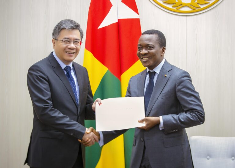 Sévon-Tepé Kodjo ADEDZE a reçu les félicitations de la Chine