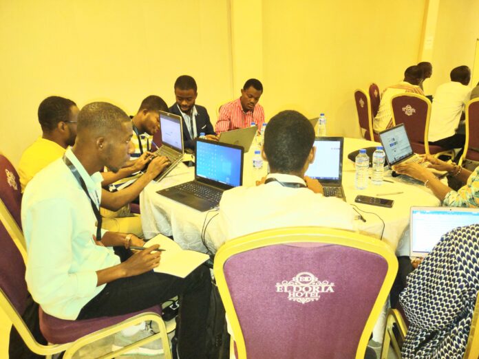 Des architectes, ingénieurs, urbanistes et universitaires en formation à Lomé