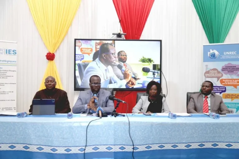 Université de Lomé : les jeunes au centre d’une conférence sur le désarmement