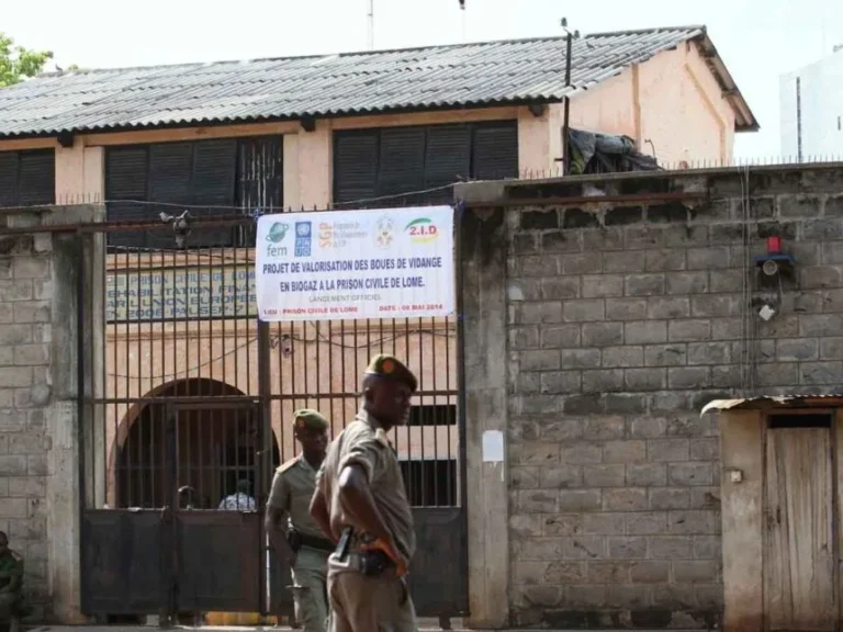 Grâce présidentielle : 1 064 détenus libérés par le Chef de l’État togolais