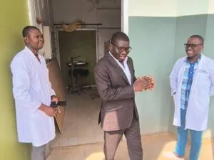 Dankpen : le Professeur Tchin DARRE en soutien aux familles endeuillées