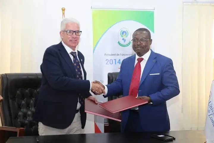 Renforcement des liens académiques: un accord tripartite signé entre l’Université de Lomé, l’Université de Granada et la Fondation Baobab