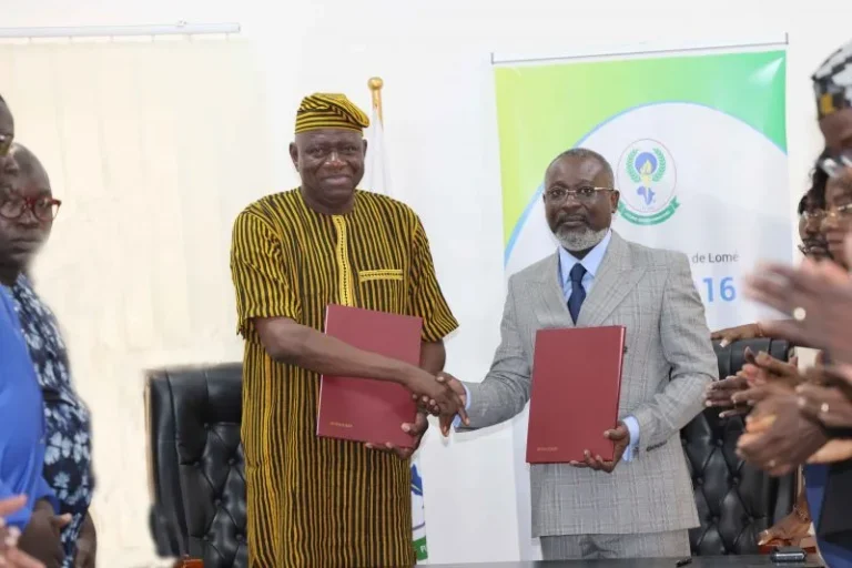 L’Université de Lomé et l’Université de Kindia scellent un partenariat académique pour renforcer la coopération scientifique
