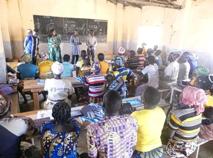 L’honorable Stella Dadieba Bagnah-Gamon inaugure trois centres d’alphabétisation à Kpendjal-Ouest 1