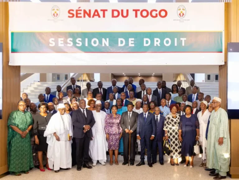 Togo : Le Sénat fait sa rentrée sous la présidence du doyen d’âge Dogo Koudjonou