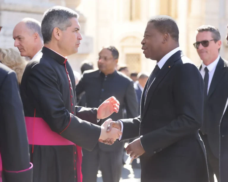 Obsèques du Pape François : Le monde en prière à Rome, Faure Gnassingbé parmi les chefs d’État présents