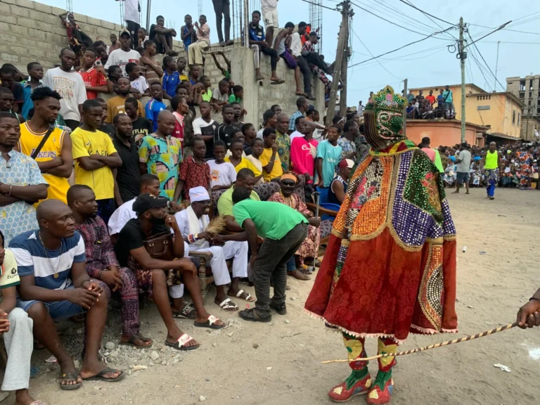 M. Edorh Mawoulé aux côtés de l’association Vodou Egoun de Lom Nava (Bè) pour saluer le nouveau PCM Faure Gnassingbé
