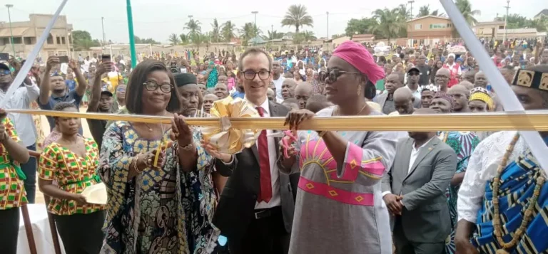 Un complexe sportif ultramoderne inauguré à Agoè-Nyivé 4 : un nouvel espace pour la jeunesse et le vivre-ensemble