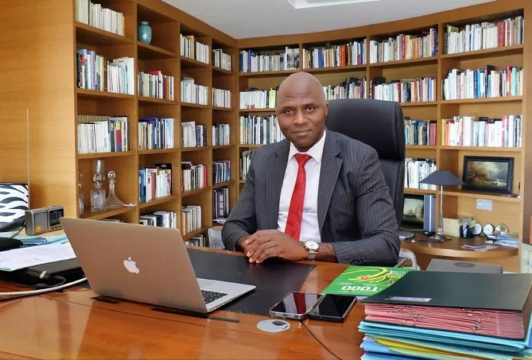 Dr ADANOU Koudjo Jean-Christophe célèbre l’Afrique entre analyse critique et exaltation poétique