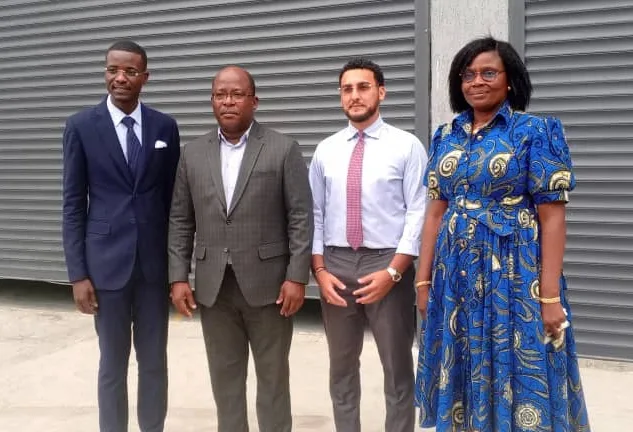 Le Ministre HOUNAKE séduit par l’excellence industrielle de FACAM STAIRWAY lors d’une visite à la zone portuaire