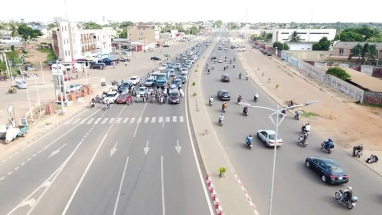 Route Lomé-Kpalimé : une transformation réussie signée EBOMAF