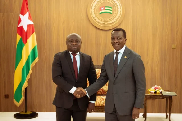 Diplomatie : Adédzé Kodjo échange avec le gabonais Maximin Mangoualamangoye