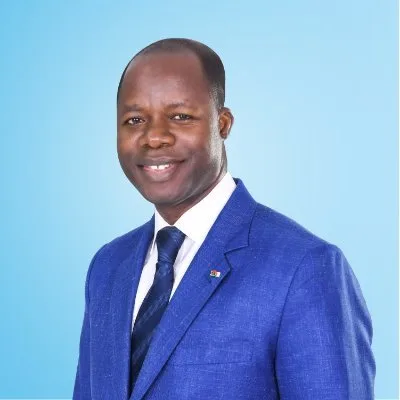 Idrissa Nassa : du commerce de rue à la tête d’un empire bancaire africain