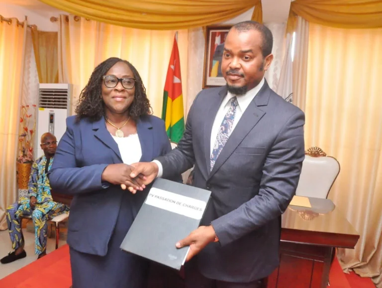 Golfe 7 : La nouvelle maire, DANGBUIE Afi Pascaline, officiellement installée à la tête de la commune