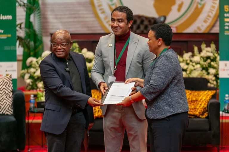 Un représentant égyptien transmet à Johannesburg les  résolutions du Forum africain de la jeunesse