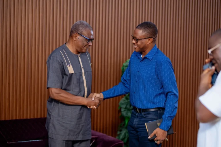 Préparatifs de la 20ème FIL : concertation entre le Maire du Golfe 2 et le DG du CETEF