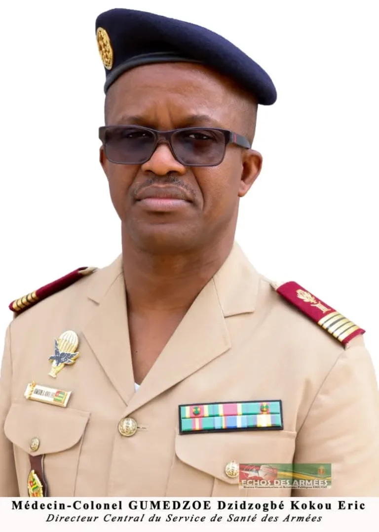 Le Médecin-Colonel GUMEDZOE officiellement installé à la tête du Service de Santé des Armées