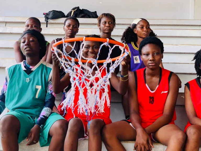 Mini Camp basketball 2026 : des jeunes basketteurs formés en tissage de filets