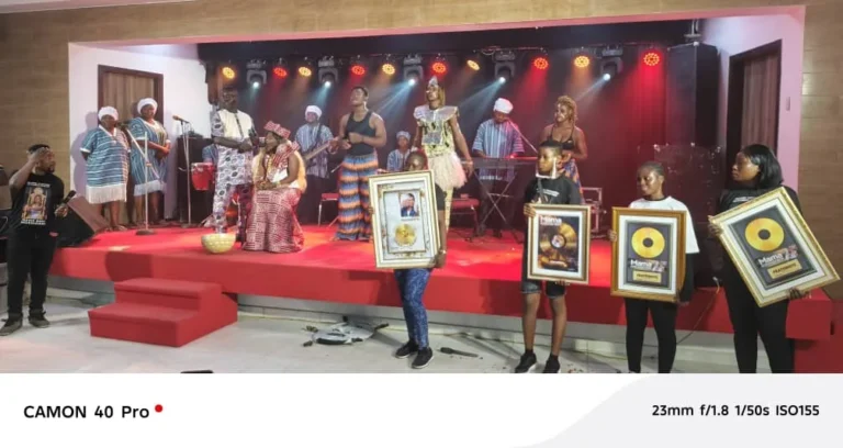 Togo : Togbui LANKLIVI Adjikou Ier soutient un concert interreligieux qui célèbre la foi, la fraternité et l’unité nationale