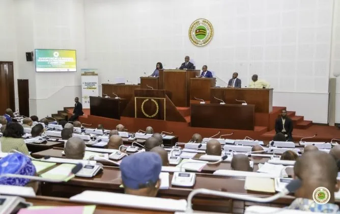 Session extraordinaire : le Parlement togolais face aux grands chantiers sécuritaires, économiques et environnementaux