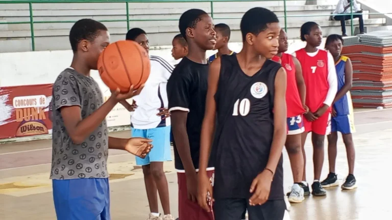 Fédération Nationale de Basketball du Togo : 200 jeunes réunis à Lomé pour le Mini Camp de Détente Basketball 2026