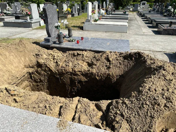 La peur s&rsquo;installe quand des tombes sont profanées, des corps exhumés et mutilés à Lomé