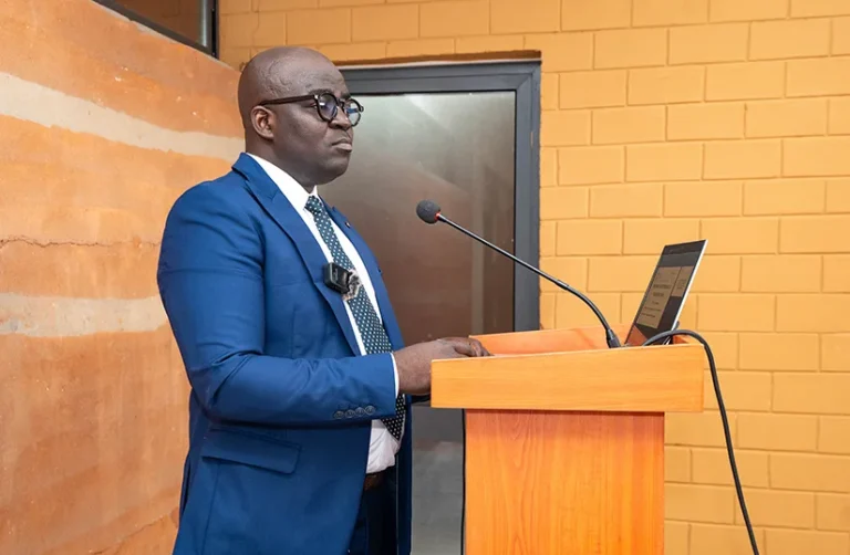 Université de Lomé : Charles Kolou décroche son doctorat avec la mention Très Honorable