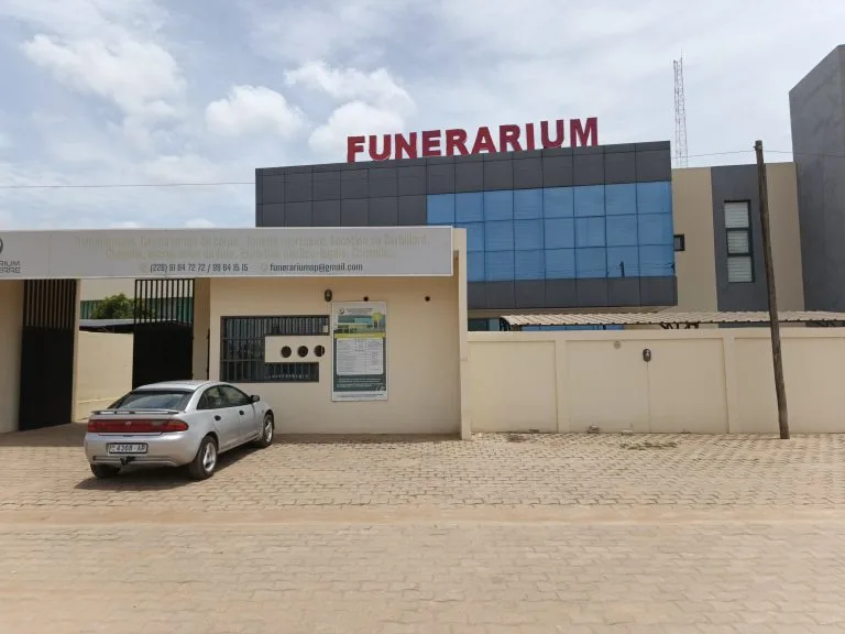 Funérarium SAINT-PIERRE SA pour vous accompagner avec dignité
