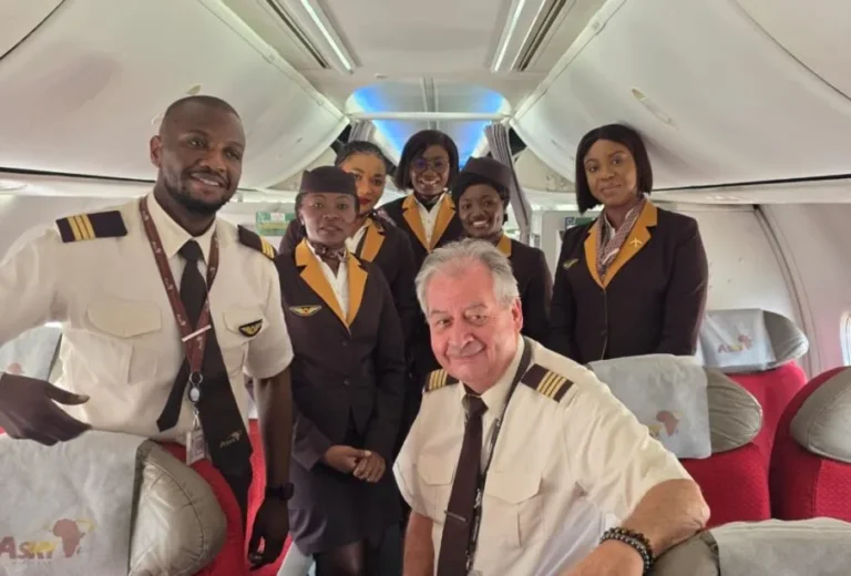 ASKY Airlines rend hommage au Commandant Van Poelgeest