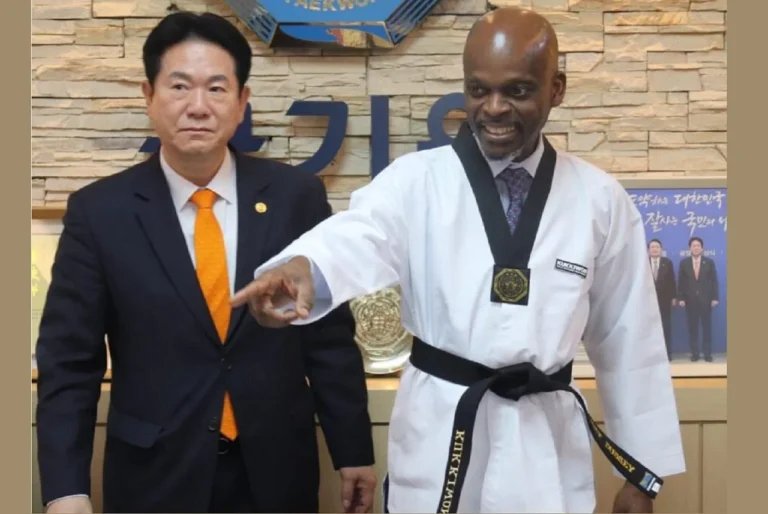 Séoul : Robert Dussey met en avant les valeurs du taekwondo lors d’une visite au Kukkiwon
