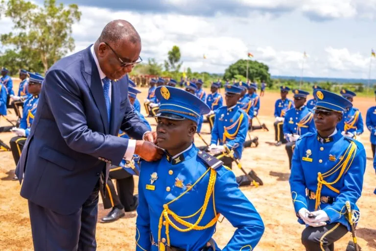 EFOFAT de Pya : 64 nouveaux sous-lieutenants diplômés, la promotion « Résilience » prend officiellement le relais